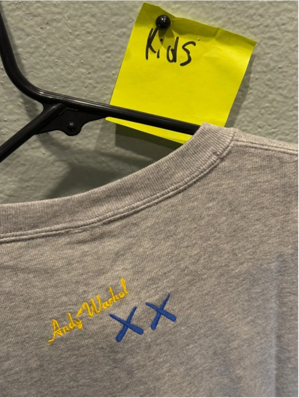KAWS x Warhol x Uniqlo Kids Sweater Gray Size 14-16 472991 NWT - Picture 4 of 5